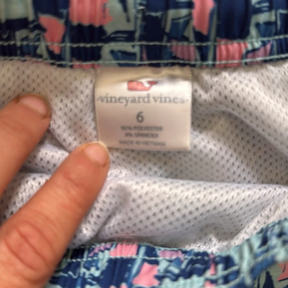 Vineyard vines trunks sailboat